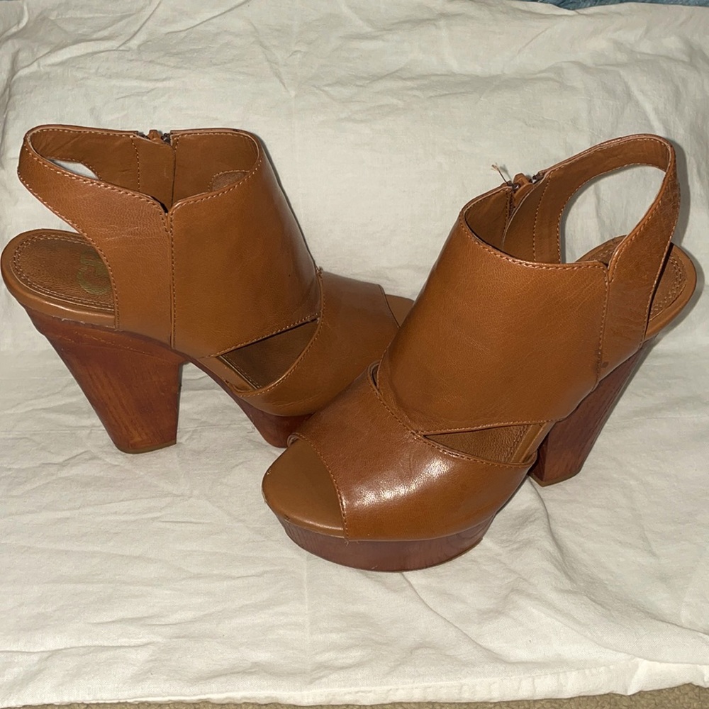 Gianni Bini platform heels size 7